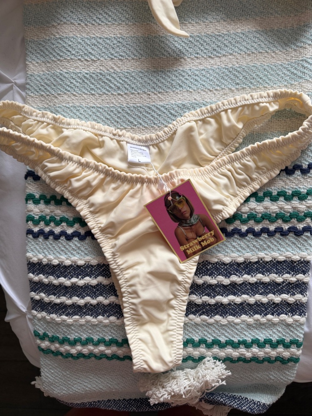 Strawberry Milk Mob Cream Ruffled Bikini Set - Picture 2 of 10